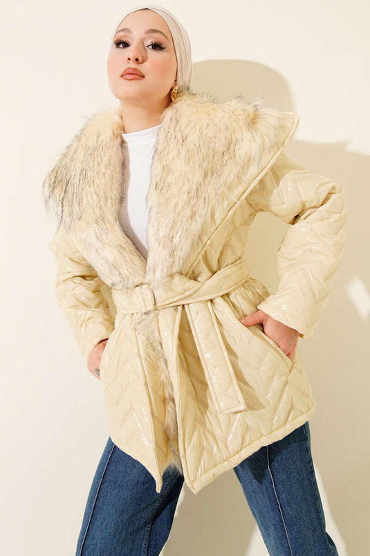 Yakası Kürklü Parlak Mont Krem