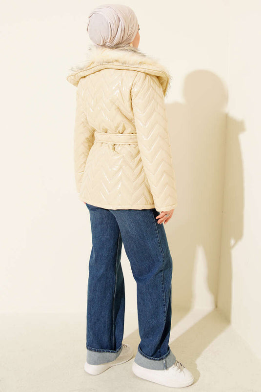 Yakası Kürklü Parlak Mont Krem