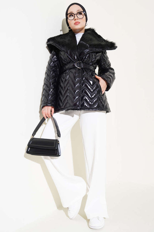معطف لامع مع طوق فرو أسود