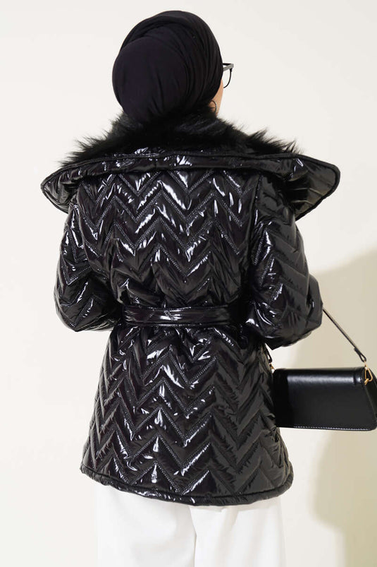 معطف لامع مع طوق فرو أسود