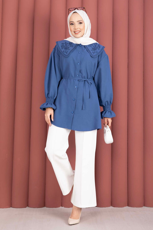 Tunique indigo avec col brodé et ceinture à nouer