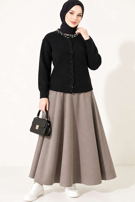 Schwarzer Strickjacke Mit Steinbesatz Und Bart