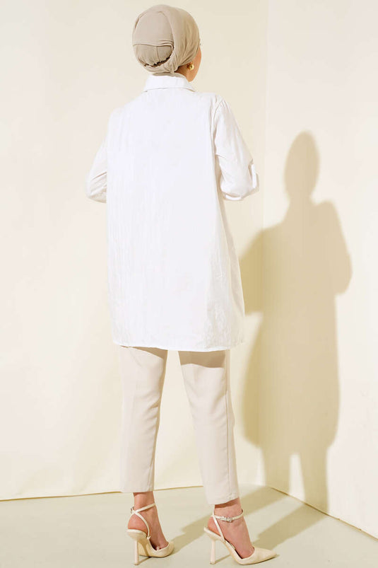 Chemise à col chaîne et poignets lacés, couleur écru