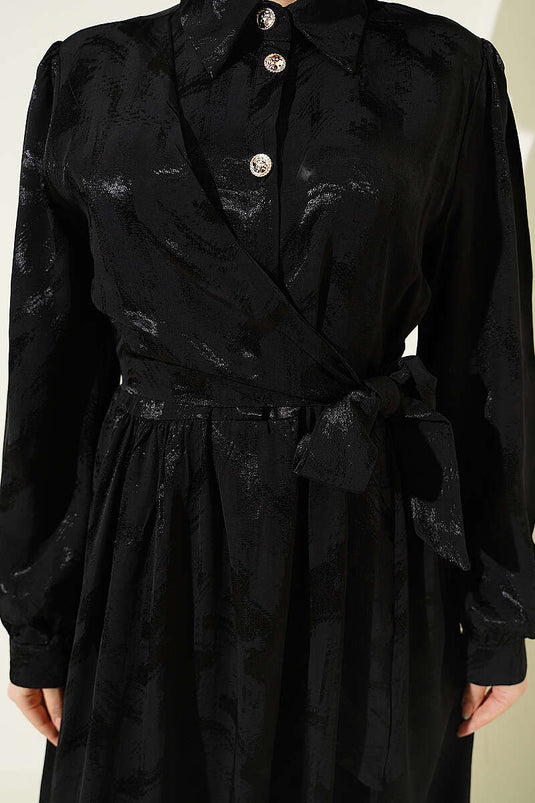 Robe jacquard noire à boutons avec lien au cou
