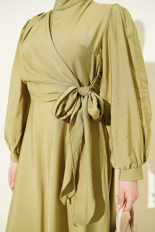 Robe à nouer Yan avec accessoire doré, vert olive