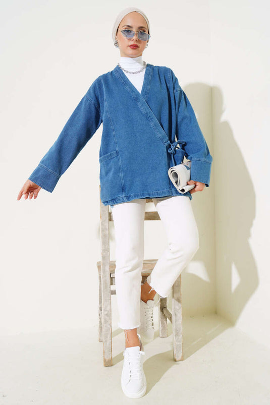 Veste en jean bleu à nouer sur le côté