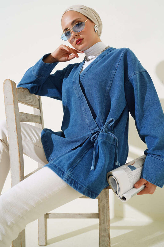 Veste en jean bleu à nouer sur le côté