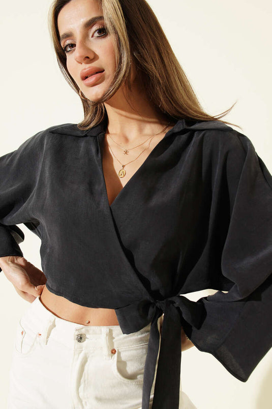 بلوزة تينسل سوداء برباط جانبي