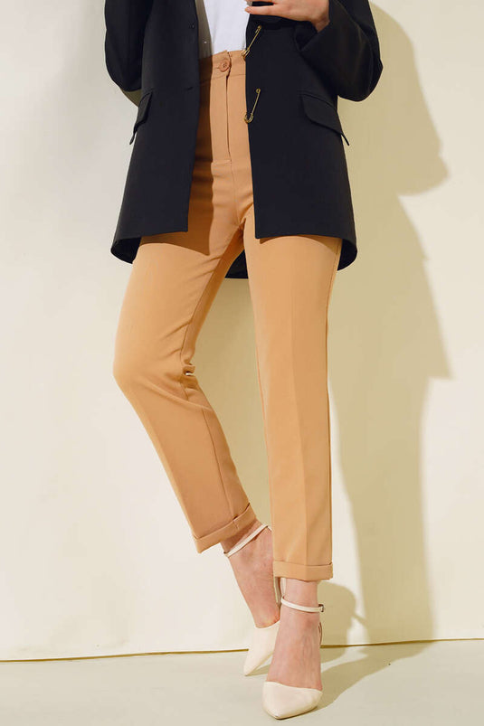 بنطلون جمل مزدوج الساق مع جيوب جانبية وحزام