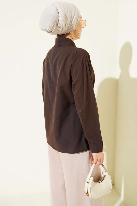 قميص بحزام جان وتفاصيل بلون بني