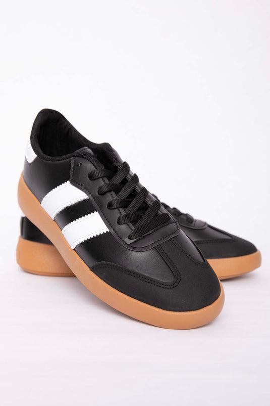 Baskets de sport noires avec détail de bande latérale Yan