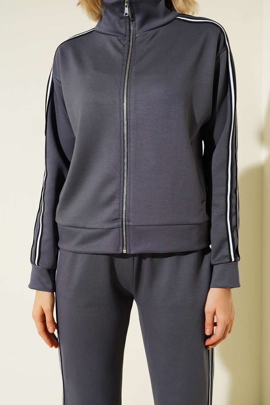 طقم من قطعتين مع شريط جانبي وسحاب، رمادي دخاني