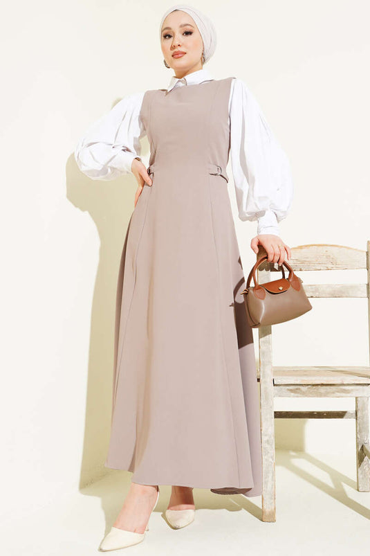 Robe chasuble détaillée Yan Toka couleur vison