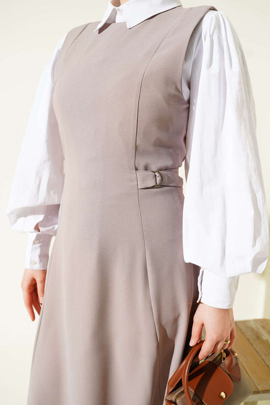 Robe chasuble détaillée Yan Toka couleur vison