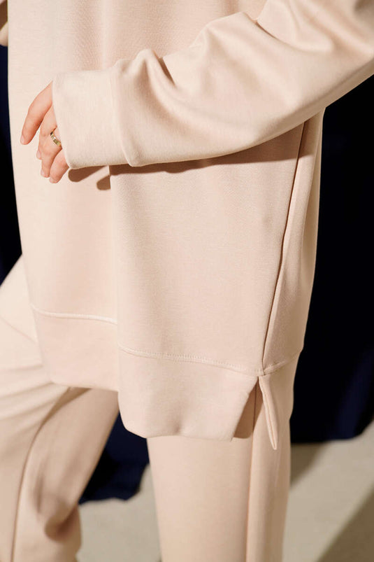 طقم لويشا من قطعتين بتفاصيل فتحة جانبية، لون بيج