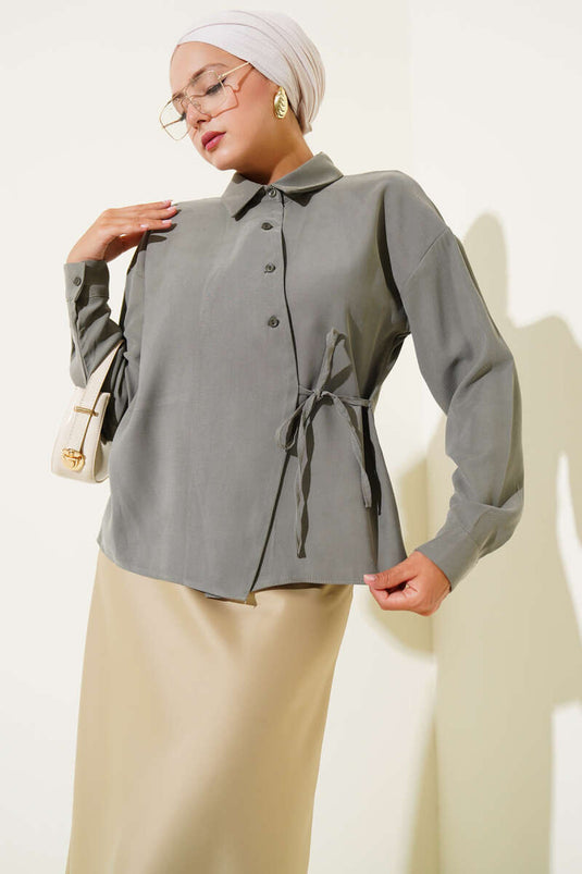 قميص قصير من قماش التنسل برباط جانبي باللون الأخضر اللوزي