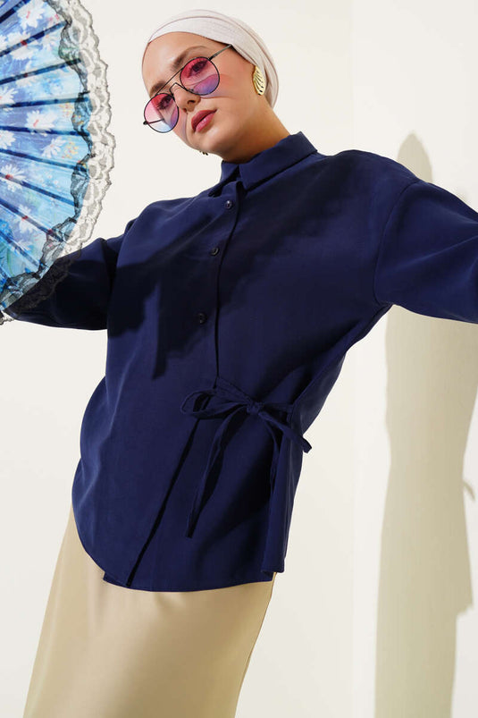 Tencel-Kurzhemd mit seitlicher Schnürung in Marineblau