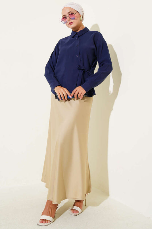 Tencel-Kurzhemd mit seitlicher Schnürung in Marineblau