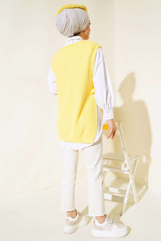 سترة تريكو ذات أربطة جانبية باللون الأصفر