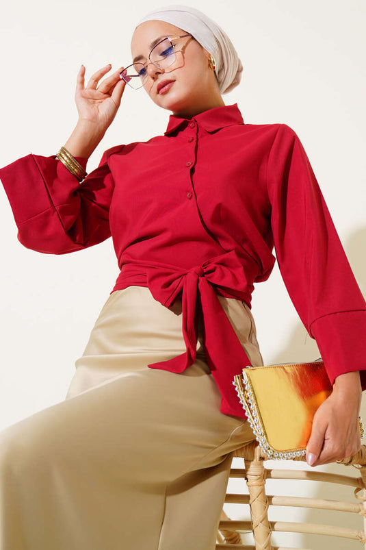 قميص قصير مع ربطة جانبية، لون عنابي