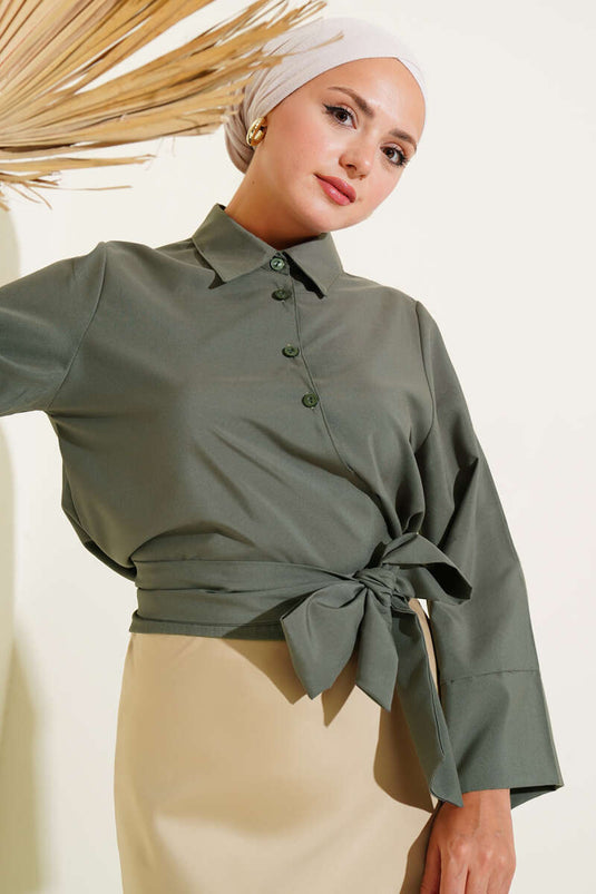 قميص قصير بتفاصيل ربطة جانبية من الكاكي