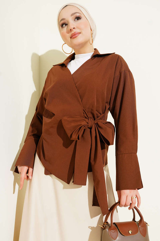 بلوزة برباط جانبي بني