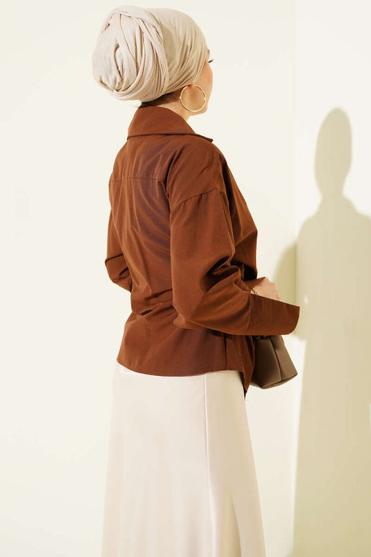 بلوزة برباط جانبي بني