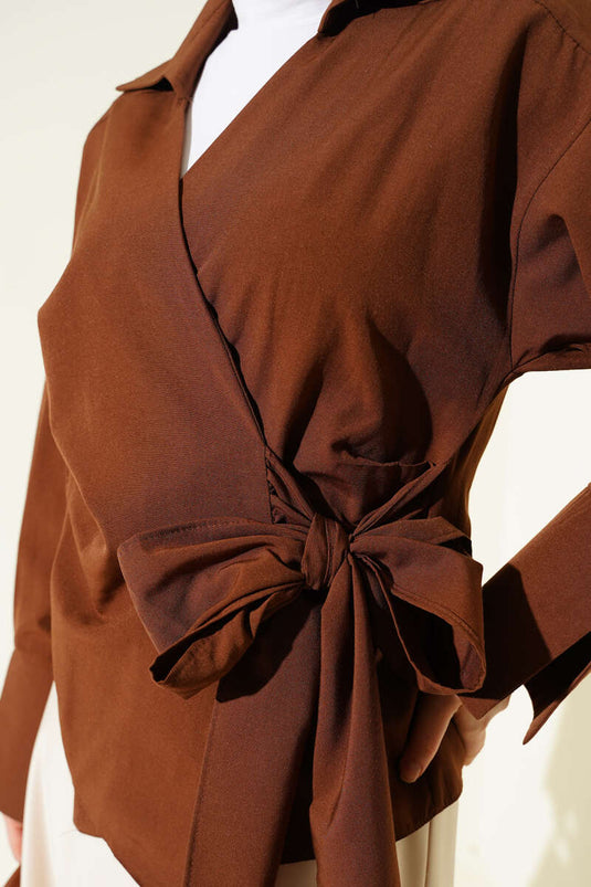 بلوزة برباط جانبي بني