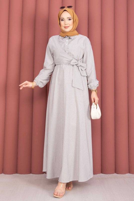 Robe modeste rayée à nouer sur le côté, couleur café