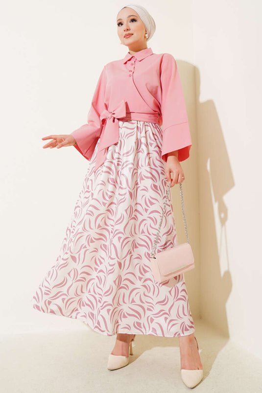 طقم تنورة برباط جانبي مكون من قطعتين بودرة