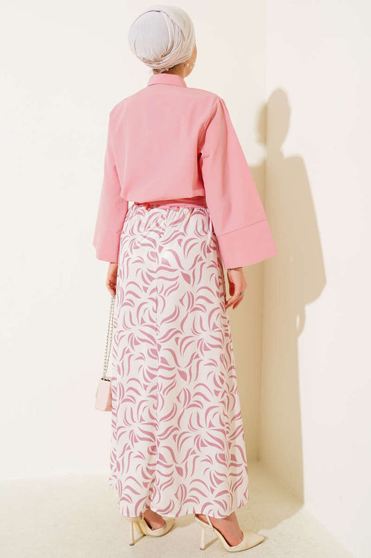 طقم تنورة برباط جانبي مكون من قطعتين بودرة