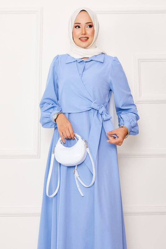 Vestido con cuello camisero y lazo lateral azul bebé