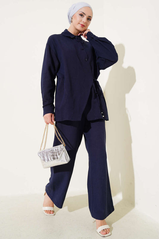 بدلة كتان من قطعتين برباط جانبي أزرق داكن