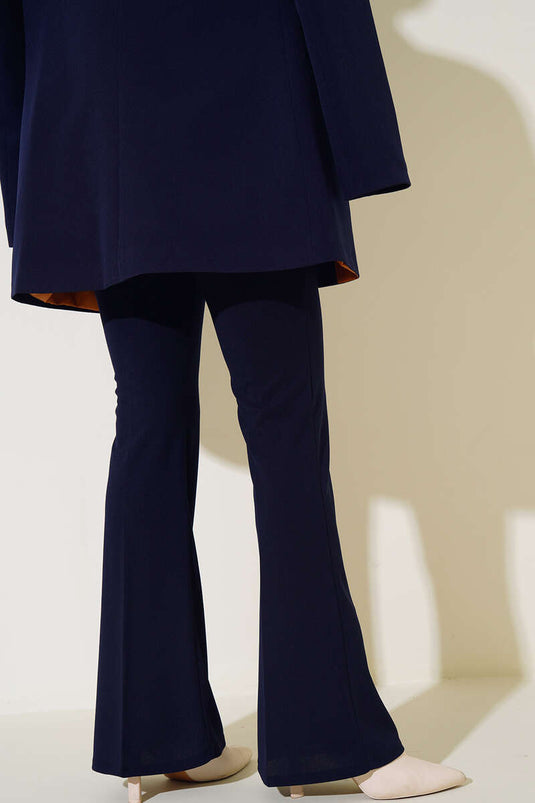 بنطلون أزرق داكن بسحاب جانبي على الساق