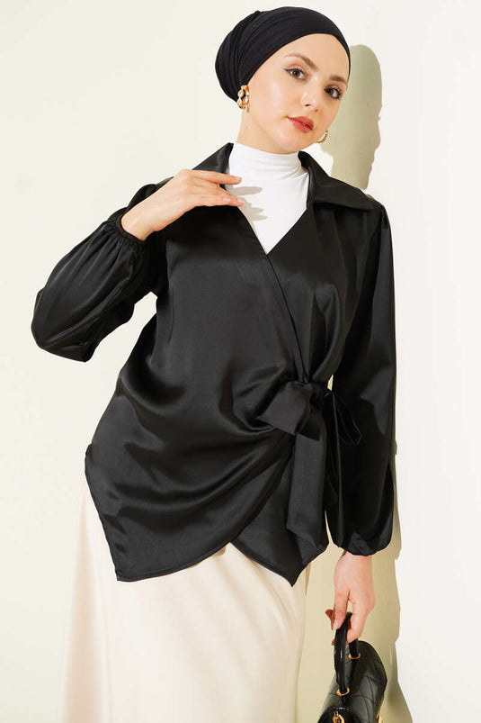 Blouse en satin noire à nouer sur le côté