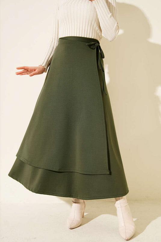 تنورة سكوبا بحبل جانبي باللون الزيتوني