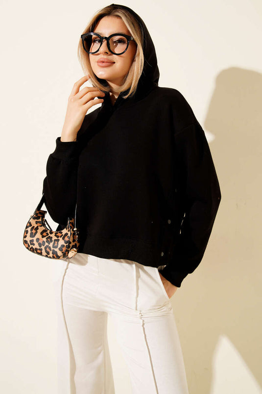 سترة صوفية سوداء بأزرار كبس على الجانبين