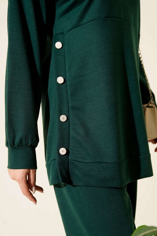 طقم مزدوج بخيطين مع أزرار جانبية زمردي