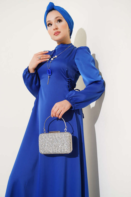 Robe en satin avec liens latéraux en corde Saxe