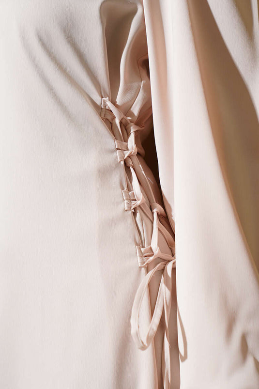 Yanları İp Bağlamalı Saten Elbise Bej