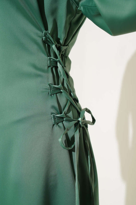 Yanları İp Bağlamalı Saten Elbise Çağla Yeşili