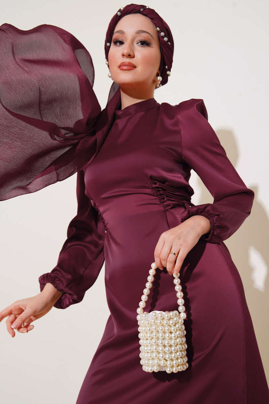 Robe en satin avec détails en corde sur le côté, bordeaux