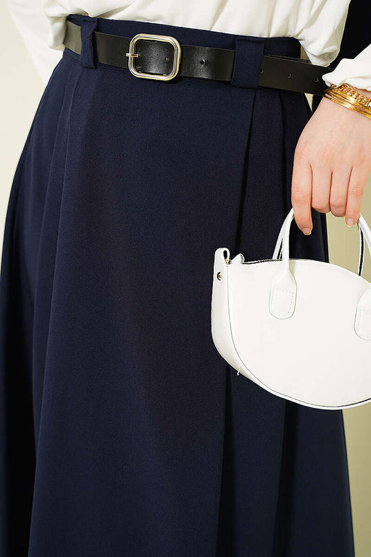 Jupe évasée avec pinces latérales et ceinture, bleu marine