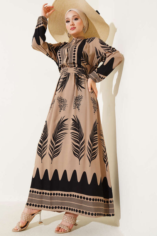Vestido Con Cinturón Y Estampado De Hojas En Negro