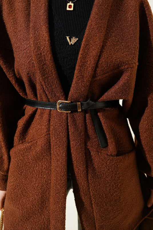 جاكيت بحزام وأكمام على شكل جناح الخفاش، بني