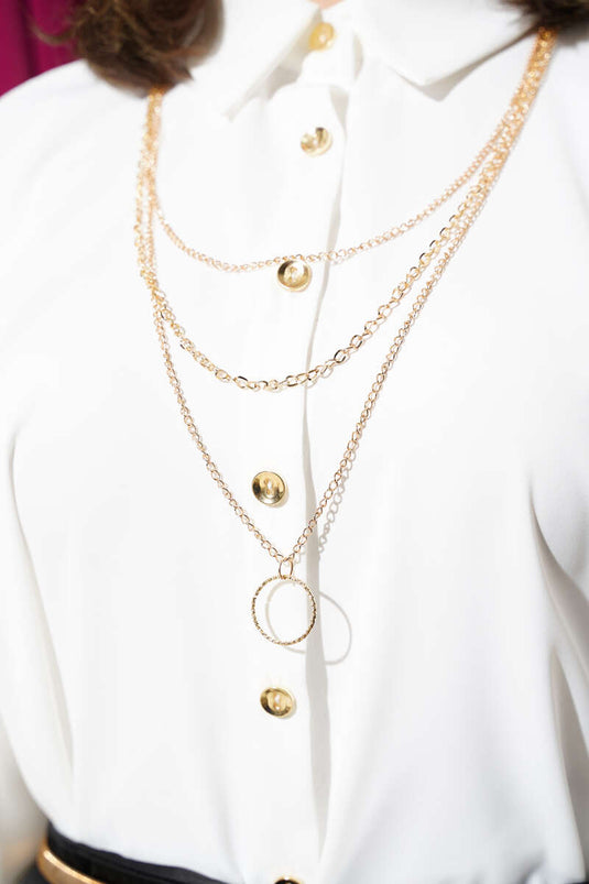 قميص واسع بياقة على شكل فراشة أبيض