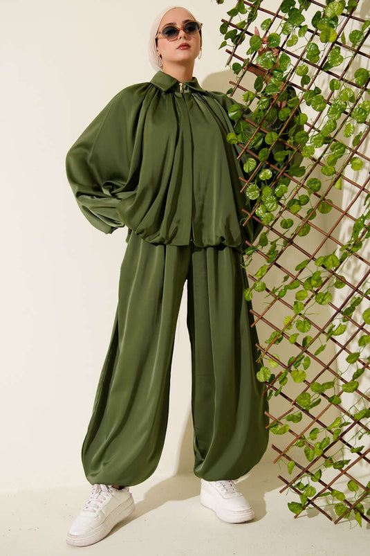 Costume deux pièces ample en satin à manches chauve-souris kaki