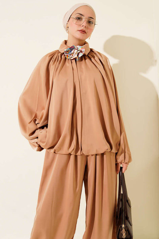 Ensemble deux pièces ample en satin à manches chauve-souris, couleur café
