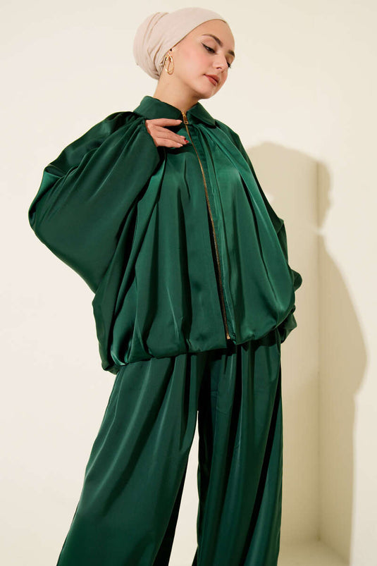 Costume deux pièces ample en satin à manches chauve-souris vert émeraude