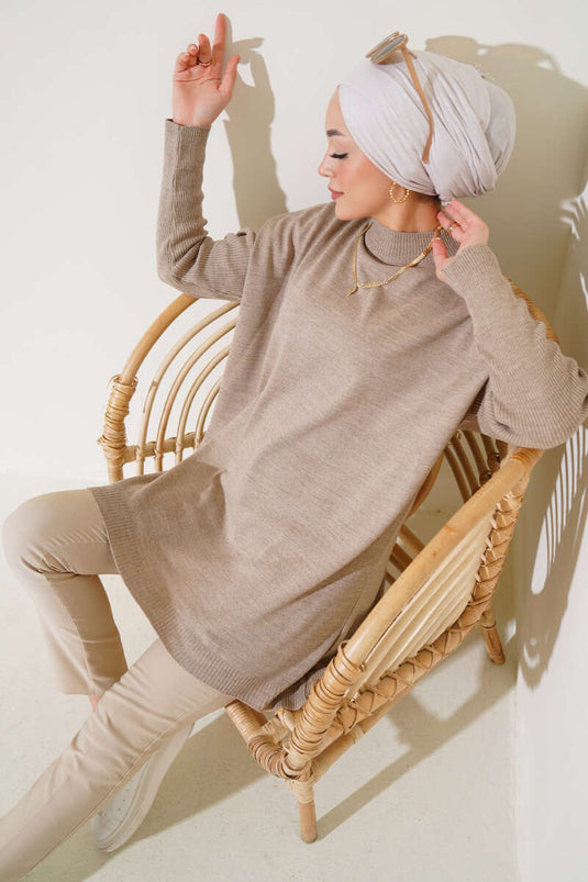 Tunique en maille à col roulé mi-long et manches côtelées, couleur vison